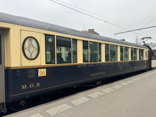 【经典热卖】【奇峰湖泊，亲近自然】法瑞双国，金色快车之旅